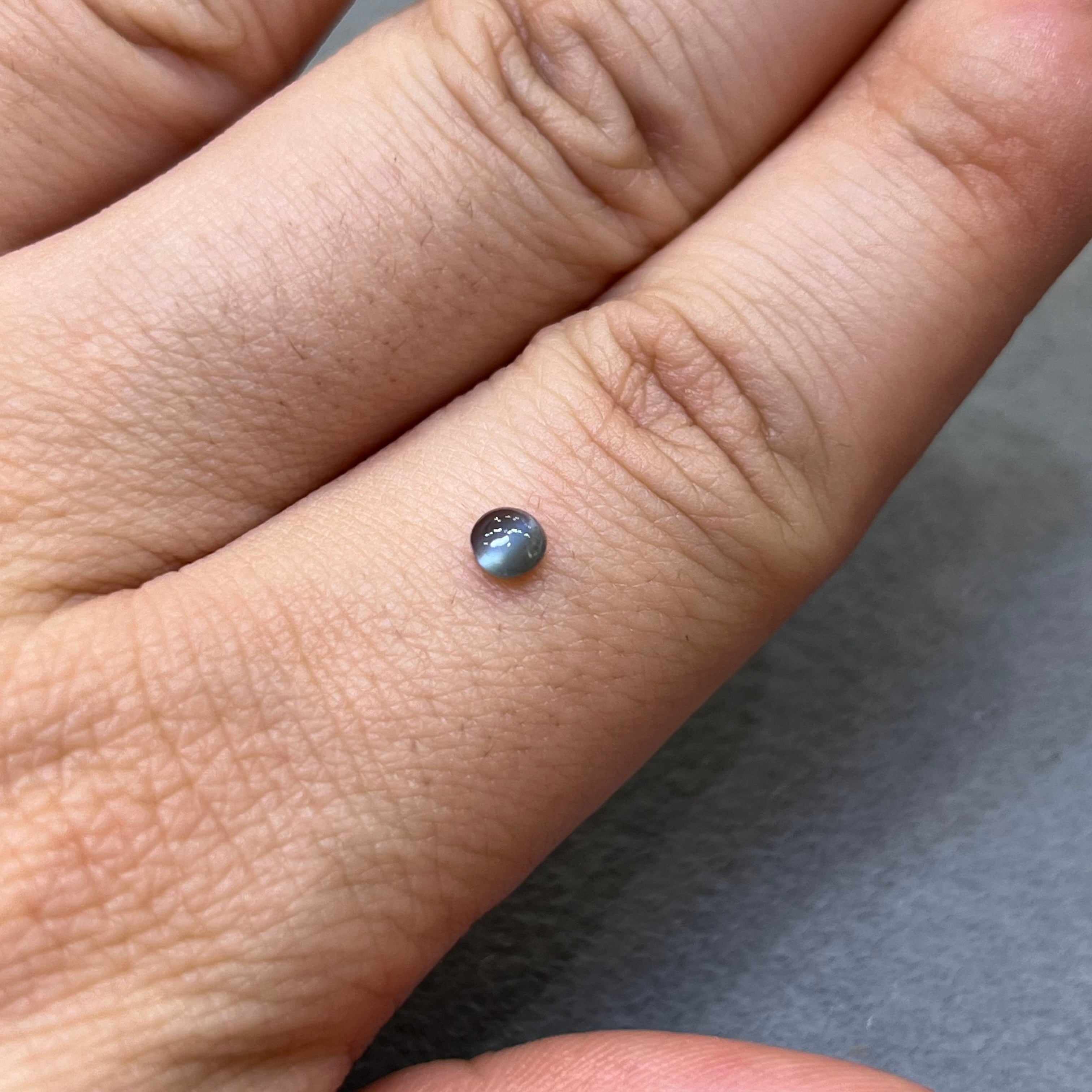 アレキサンドライトキャッツアイ 0.31ct 3.73×3.63mm カボションカットルース