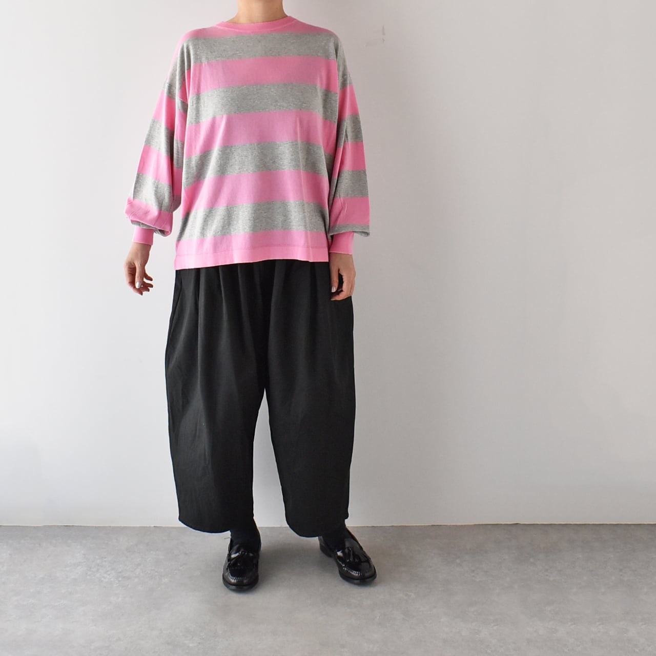 ROBE de PEAU ﾊﾞｯｸｻﾃﾝ ｶﾐｰﾕﾀｯｸﾊﾟﾝﾂ (ﾌﾞﾗｯｸ) R347 | NORTHWEST SELECT