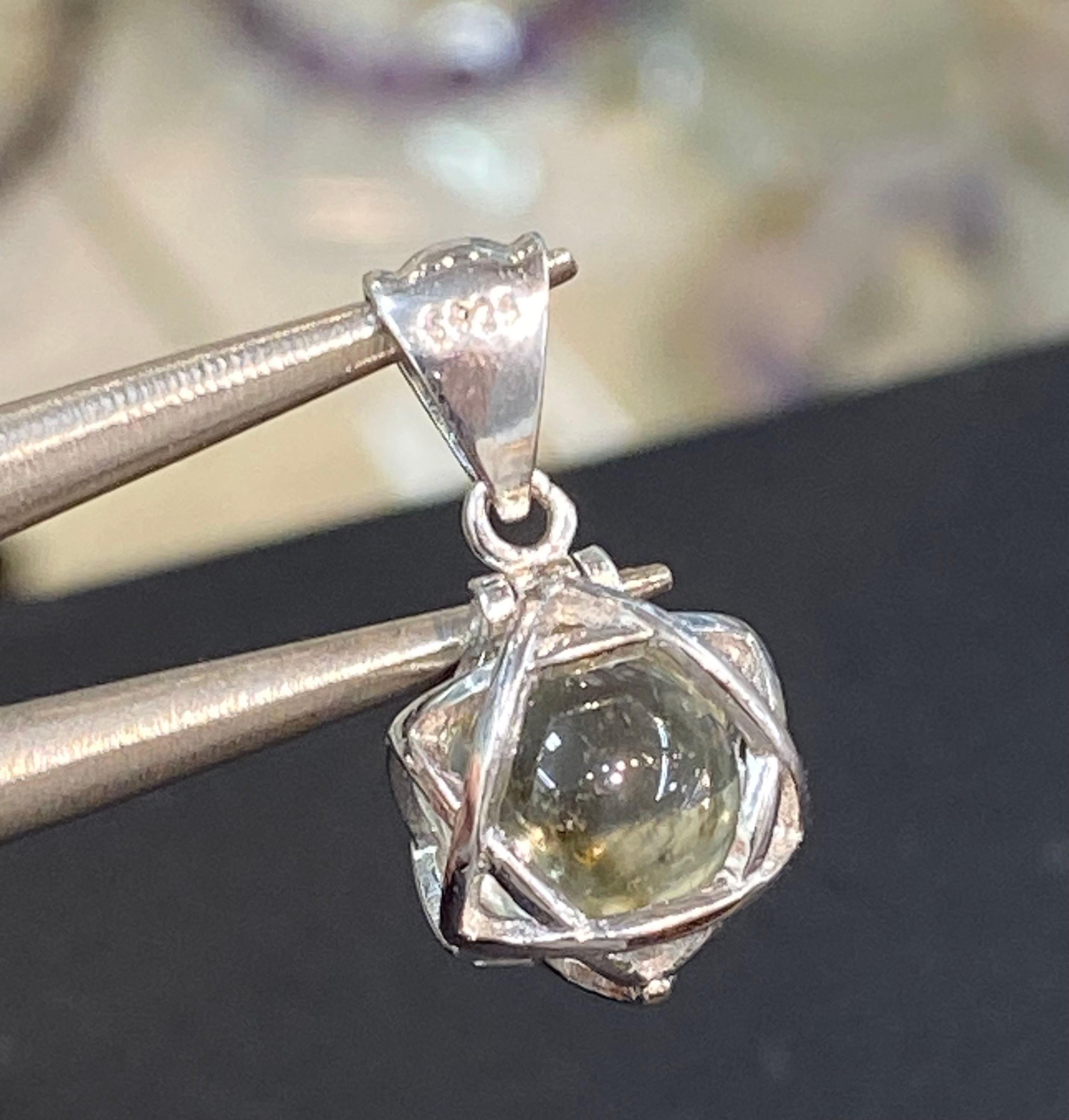 特選！希少 天然モルダバイト原石 19.88g 超レア 本物保証 | 水晶