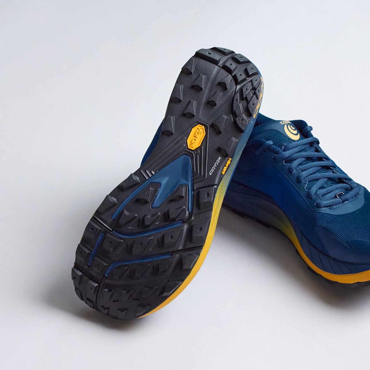 Topo Athletic（トポ アスレチック）MTN RACER 4（マウンテンレーサー