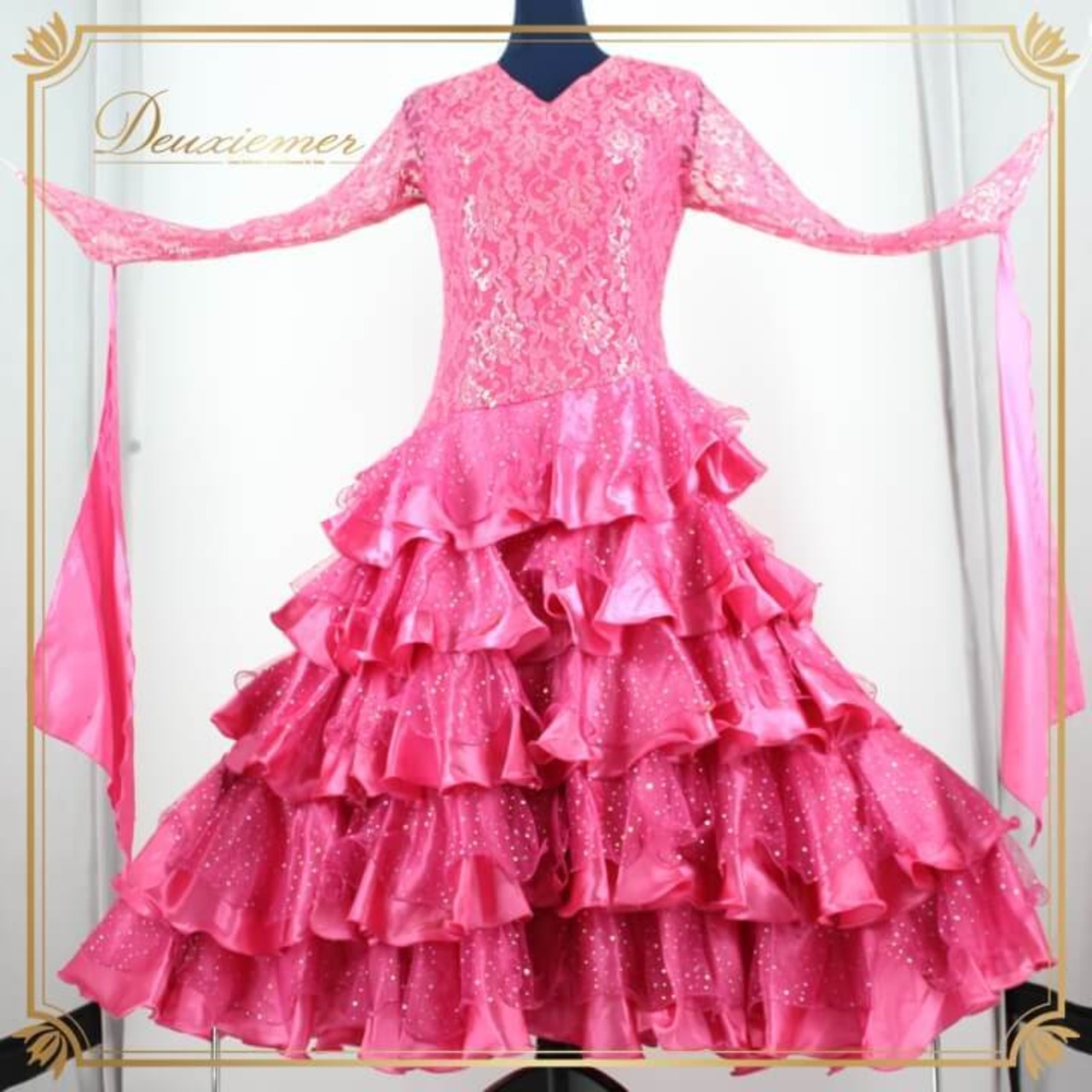 社交ダンス 衣装 スタンダード ドレス ワンピース レッスンウェア レディース オールシーズン prima boutique プリマブティック ピンク系 キラキラ ホログラム フリル 派手 目立つ フォーマルドレス ダンスウェア パーティードレス 女性用華やか
