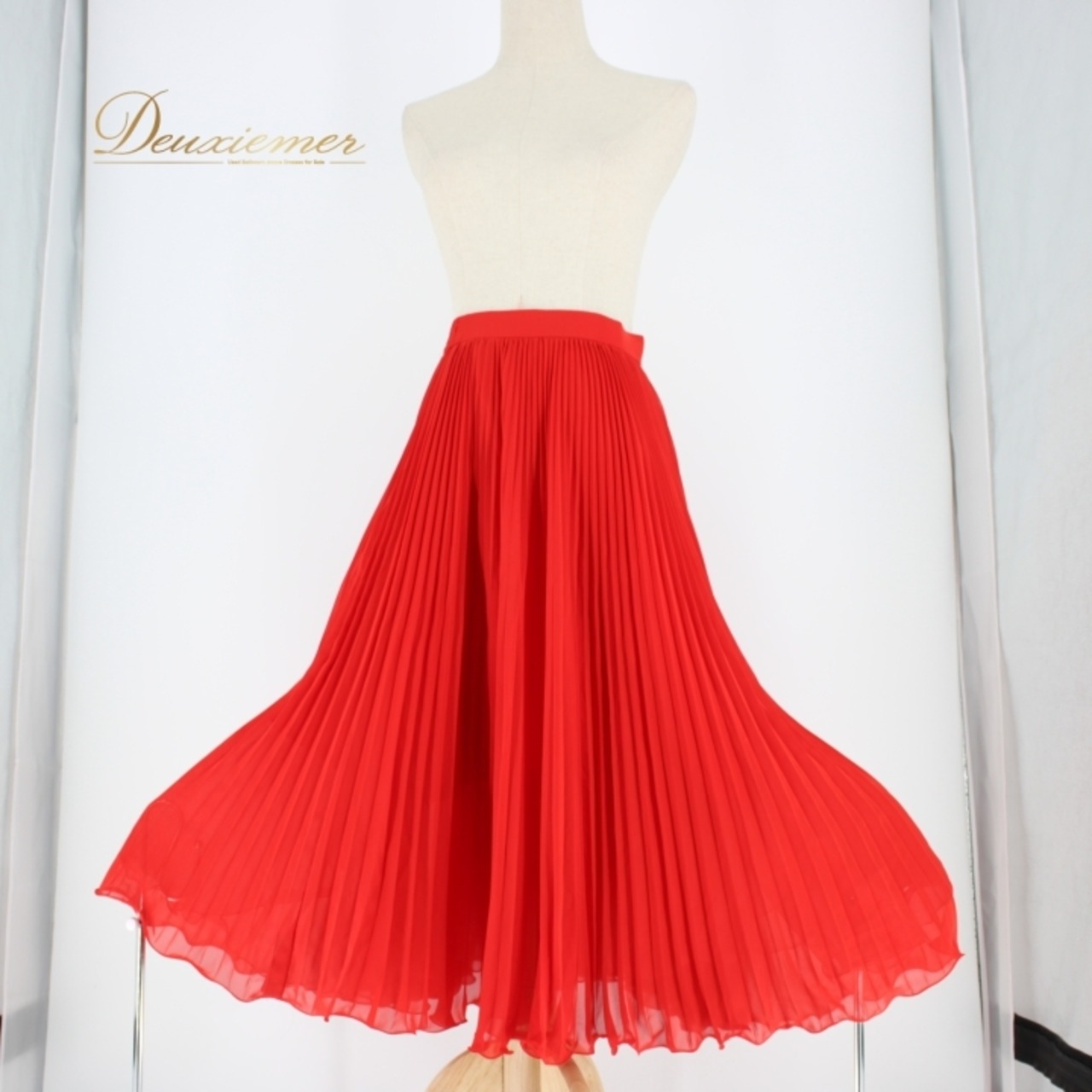 社交ダンス 衣装 スタンダード スカート レッスンウェア 練習着 オールシーズン SEKINE セキネ 赤 レッド系 派手 無地 シンプル プリーツ 社交ダンス衣装 舞台衣装 レディース おしゃれ かわいい 大人用 フェミニン デイリーユース 薄手 丈夫 ポリエステル素材 プリーツスカート 動きやすい オールマッチ スタイリッシュ 体系カバー 丈74cm ウエスト31cm~ 練習用 イベント 文化祭