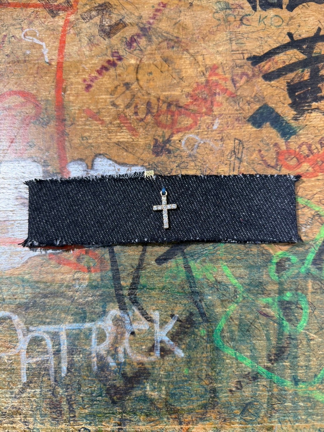 Denim choker