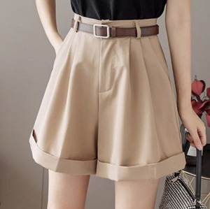 ボトムス パンツ デート ショートパンツ ショート ショート丈 膝上 ハイウエスト かわいい 大人可愛い きれいめ シンプル カジュアル 大人 上品 おしゃれ お洒落 主役級 存在感 春 夏 秋 冬 オールシーズン 10代 20代 レディース 女性用 OL 学生 デート お出かけ 公園デビュー 女子会 お泊まり 休日 旅行 着回し 普段使い ファッション コーデ 楽ちん トレンド 流行 インスタ映え S M L XL 黒 ブラック ベージュ