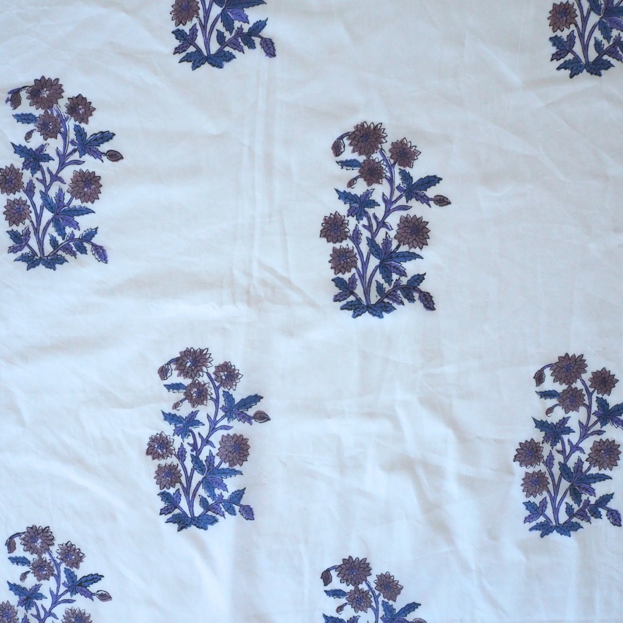 ブロックプリント生地【50cm単位】インド綿 花柄 白×青 #12011-BL2