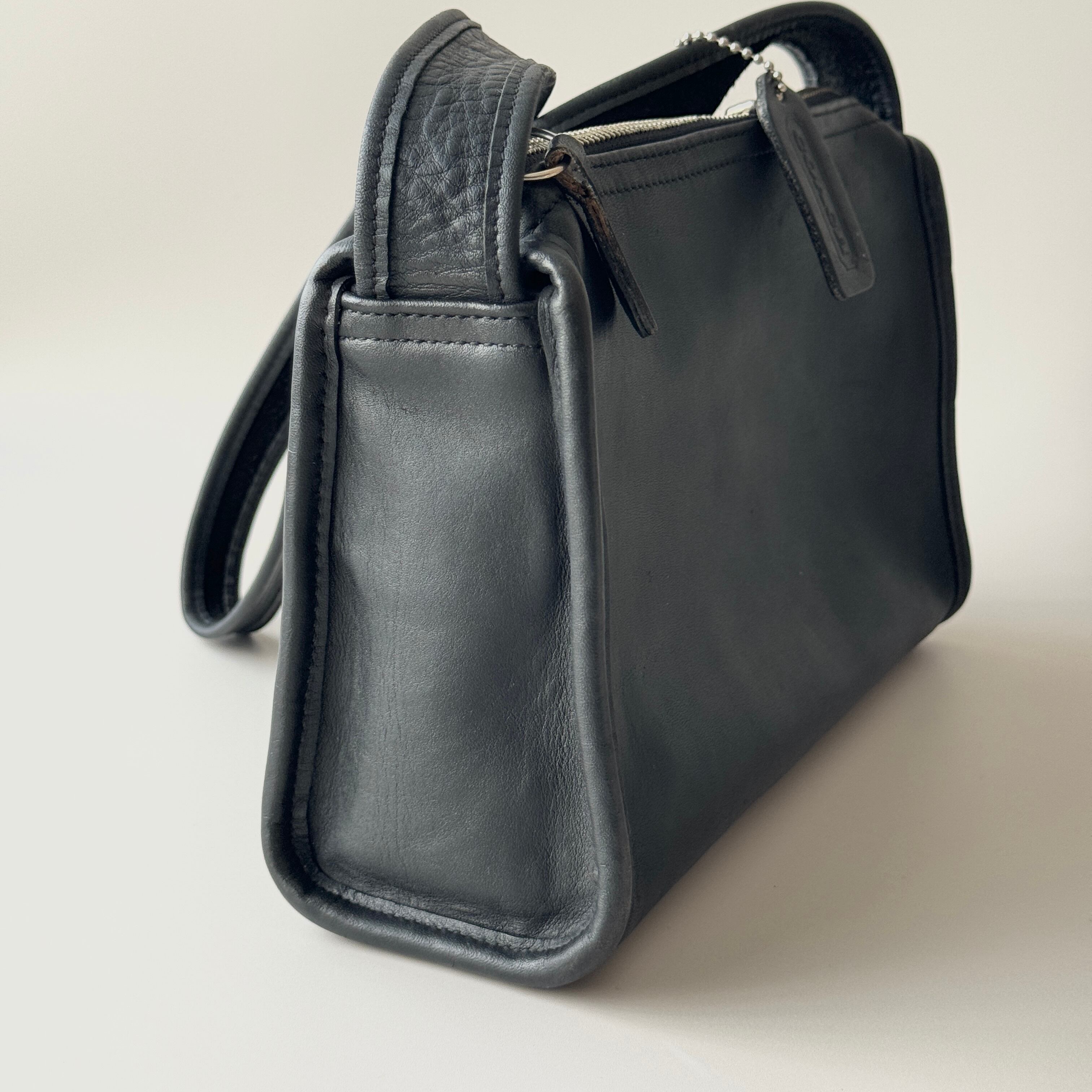 Vintage Coach 9057 Aero Small Zip '99 | ONE VINTAGE