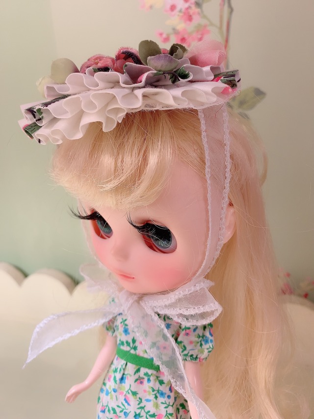 ブライスのヘッドドレス(箱なし) 白の花柄 (210306)