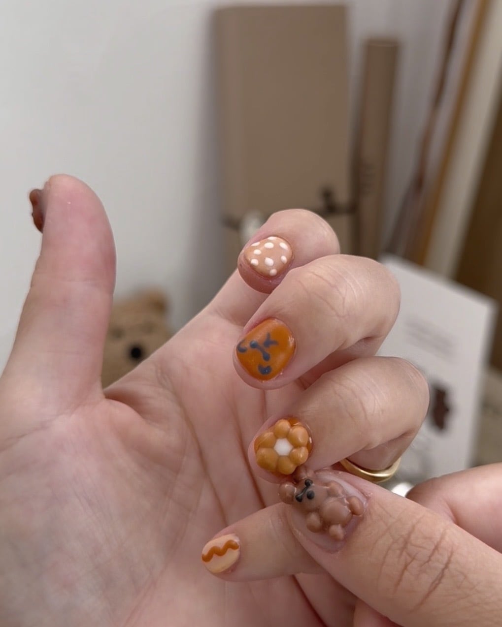 nutsくんのネイルパーツ | ARĀM creations