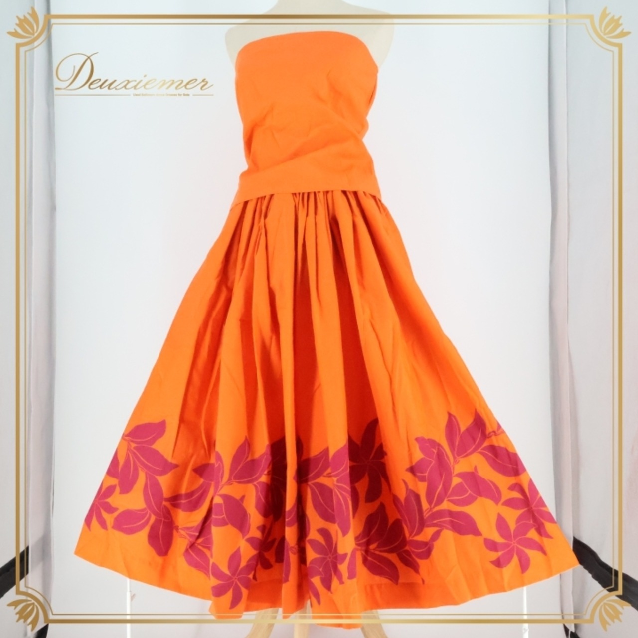 フラダンス 衣装 ツーピース セットアップ 上下セット オレンジ系 チューブトップ ワントーン ティアレ柄 かわいい 華やか 鮮やか 明るい 橙 ハワイアン アロハ ハワイアンプリント フラ ダンス レッスン 練習 おしゃれ ダンス衣装 イベント 目を引く