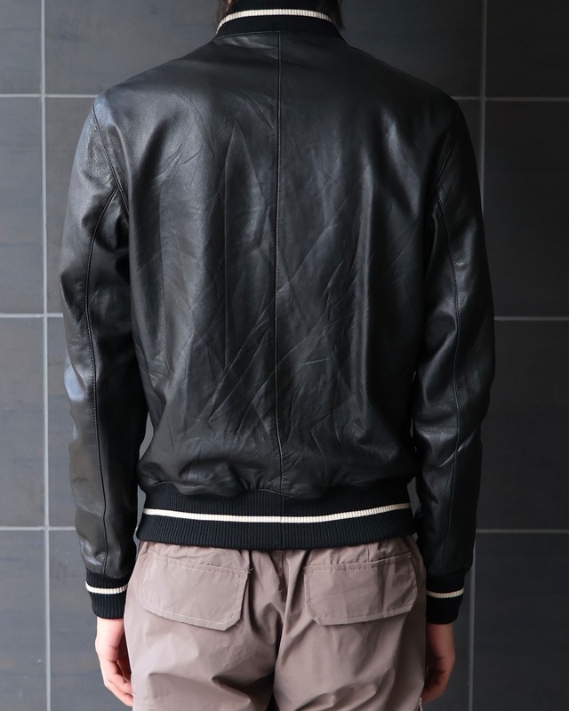 No-collar leather blouson