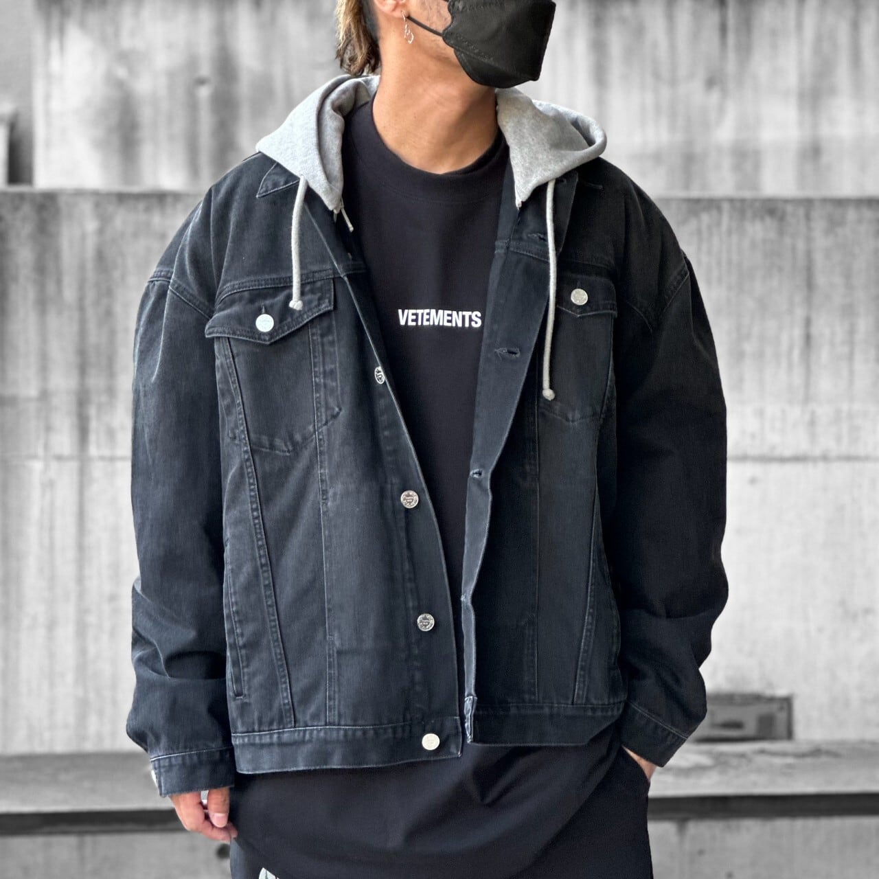 VETEMENTS】DENIM JACKET WITH DETACHABLE HOOD | AYIN VETEMENTS】DENIM JACKET WITH DETACHABLE HOOD | AYIN