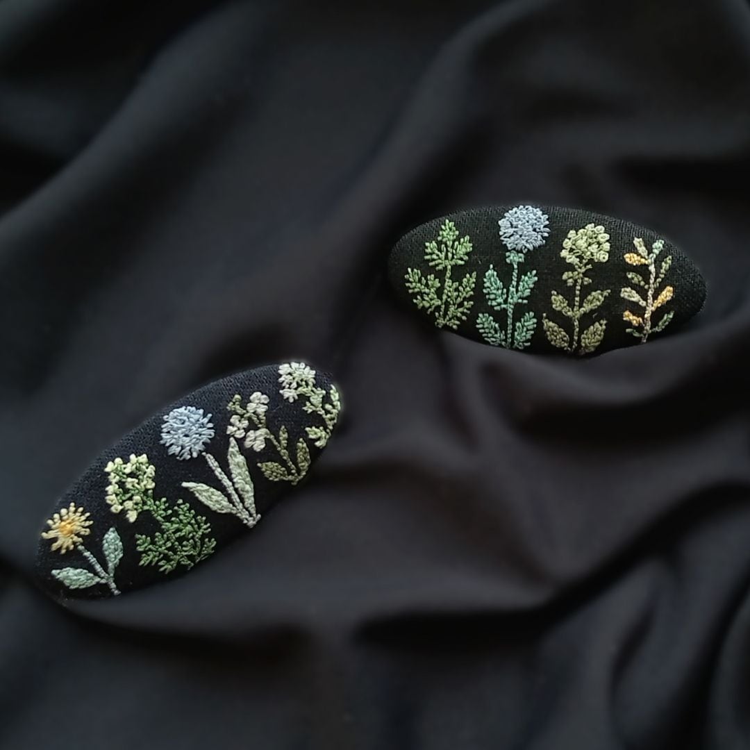 刺繍ブローチ nui+