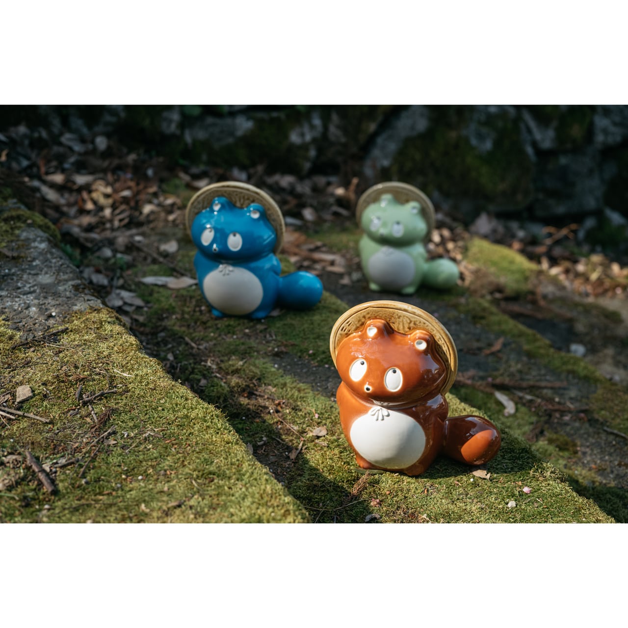 ぼんやり子だぬき　陶器・青色 ぼんやり子だぬき陶器・青色