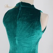 フラダンス 衣装 ワンピース ドレス グリーン系 日本製 ベロア アシンメトリー ハイネック ノースリーブ 無地 シンプル かわいい 上品 高級感 華やか 鮮やか セクシー 緑 ハワイアン アロハ フラ ダンス レッスン 練習 シンプルドレス 大人かわいい