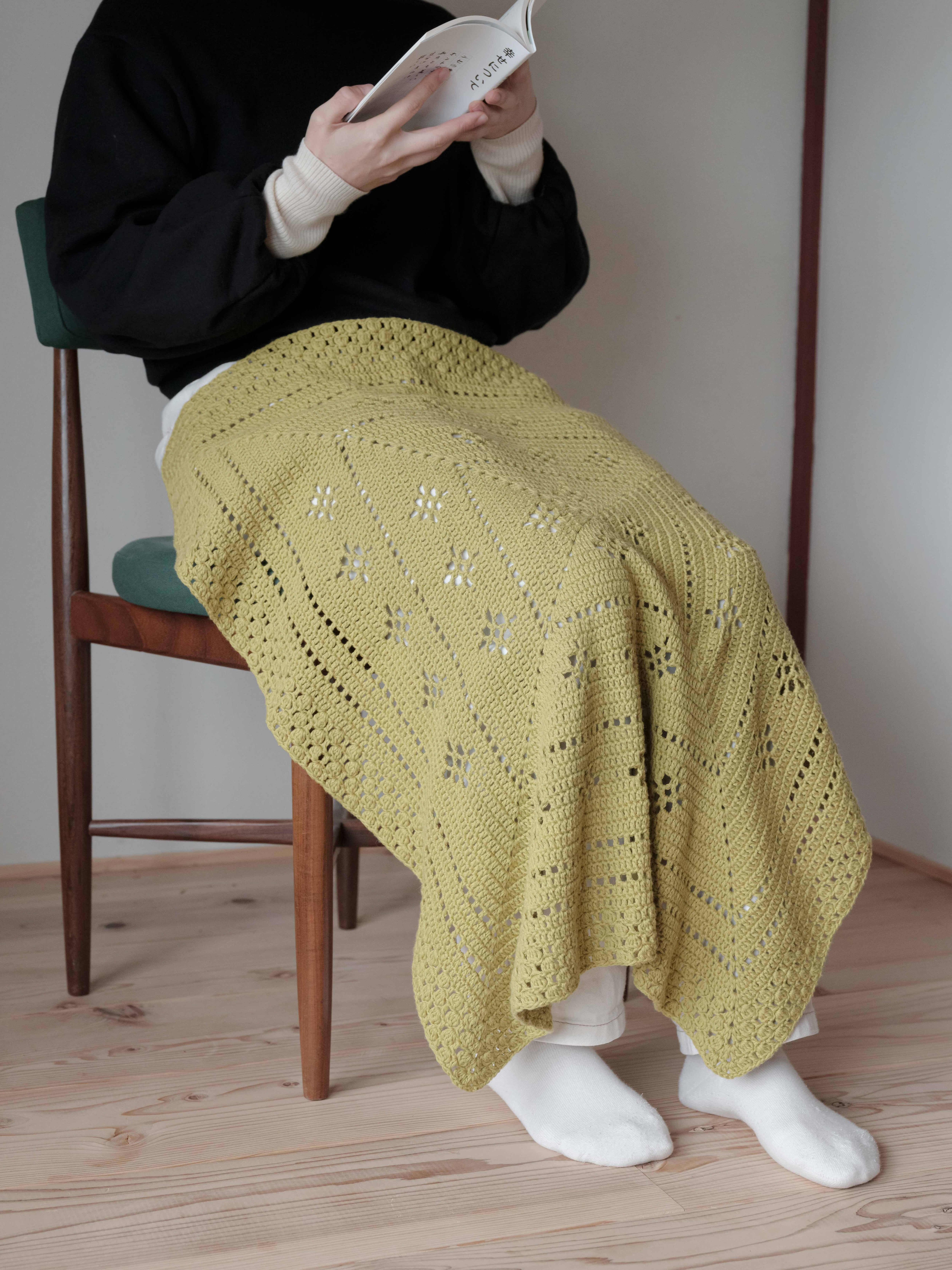 透かし模様のスクエアブランケット｜hiro crochetさんコラボキット