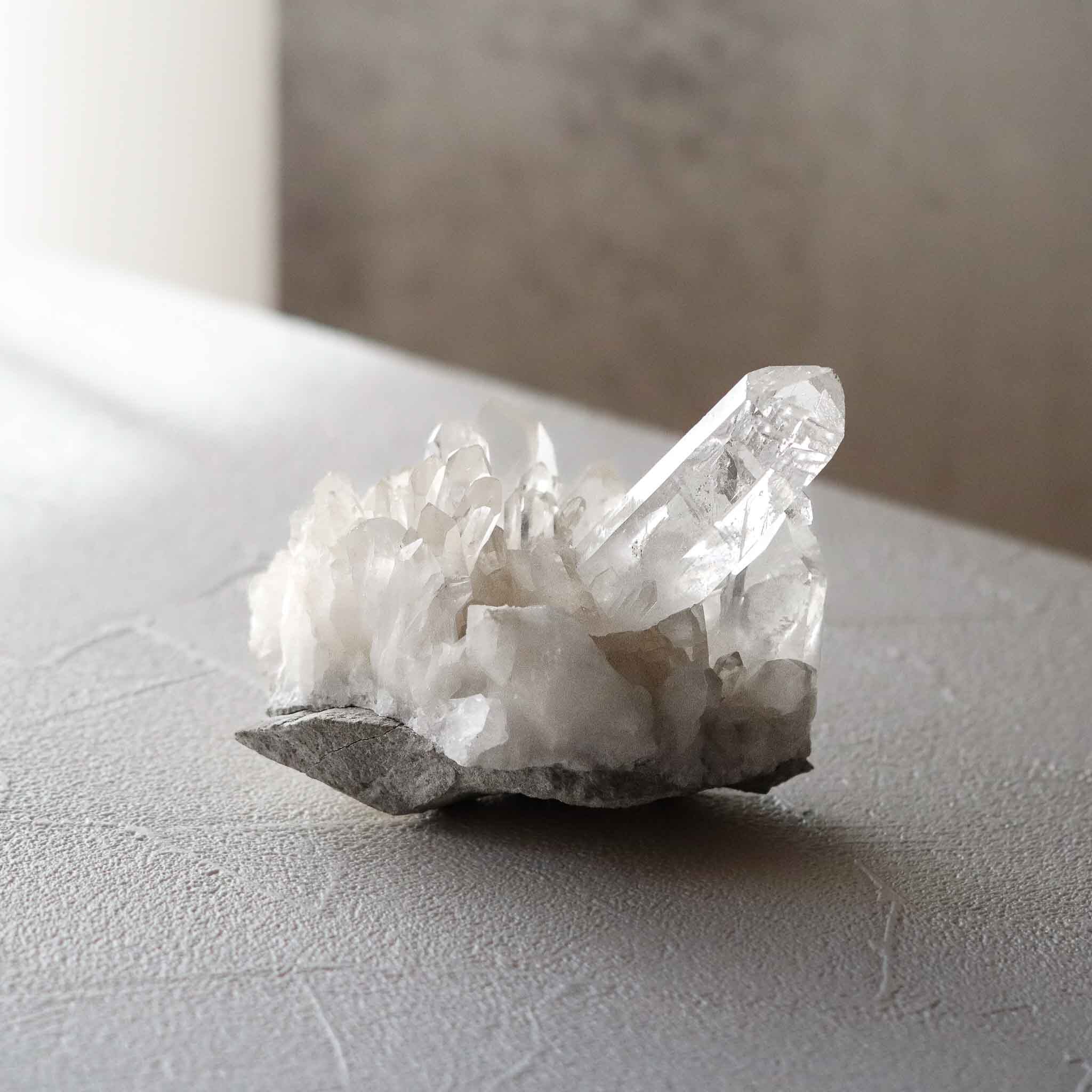 気まぐれSALE☆スカルドゥ産♪ヒマラヤ水晶♪スモーキーポイント　437g スカルドゥ産ヒマラヤ水晶クラスター 3904 【送料無料】｜Skardu