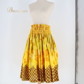 フラダンス 衣装 パウスカート イエロー系 シングル シンプル ワントーン プルメリア柄 かわいい 華やか 鮮やか 明るい 黄 茶 ハワイアン アロハ ハワイアンプリント フラ ダンス レッスン 練習 元気な印象 明るいカラー 小さな花柄 カラフル レディース