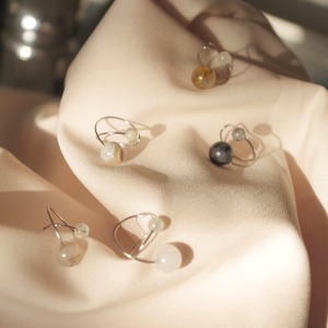 天然石イヤーカフ Planet【クリア・白黒系】