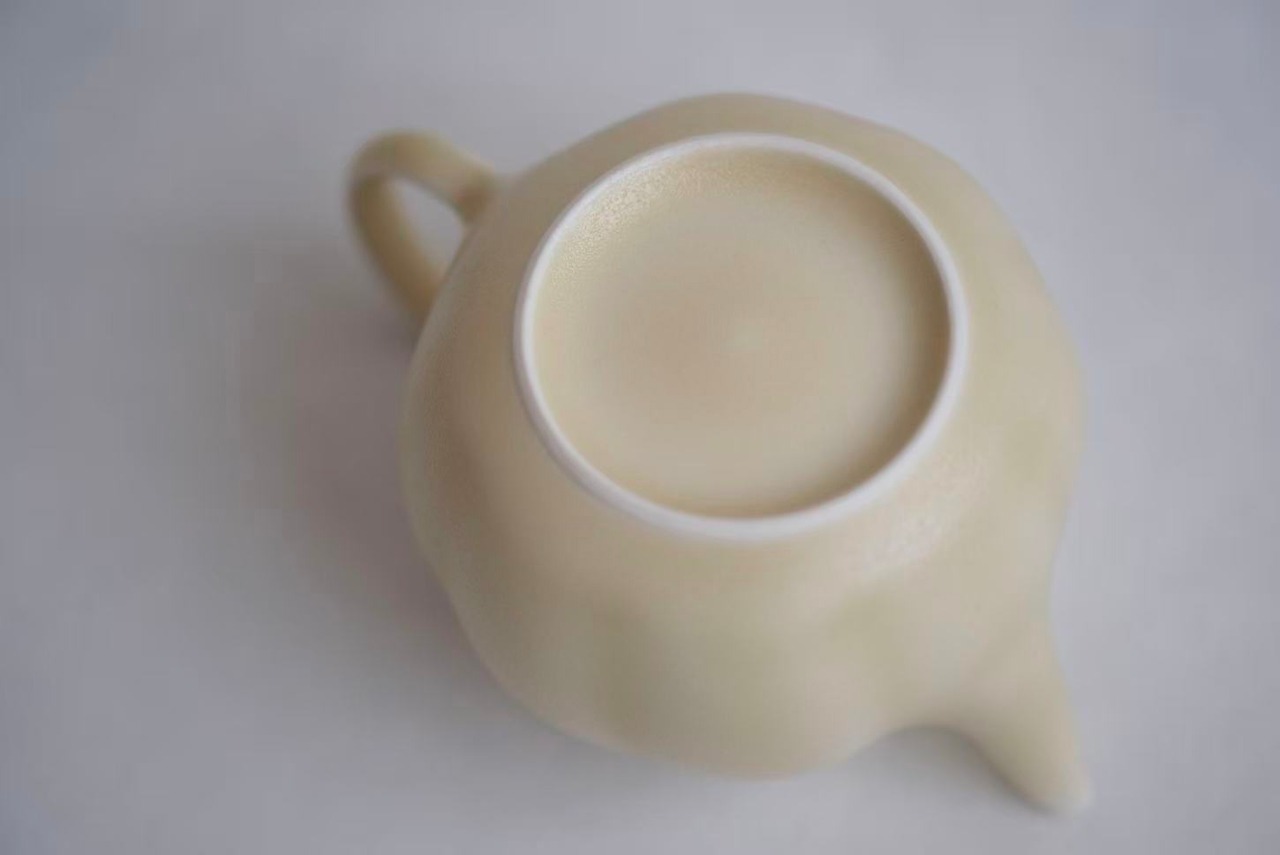 村田匠也 Takuya Murata - 黄釉茶壺 Teapot