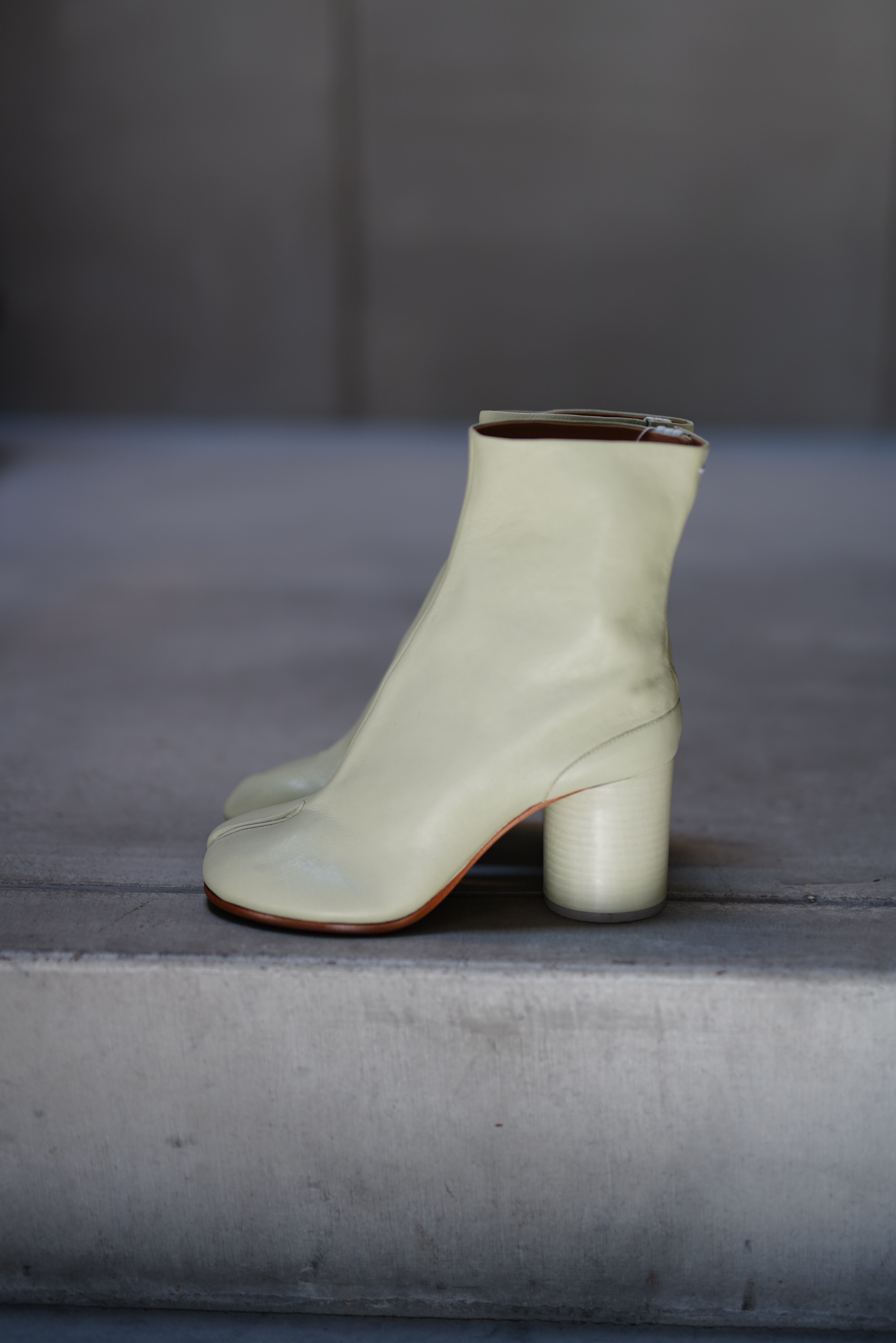 Maison Margiela / tabi vintage leather 
