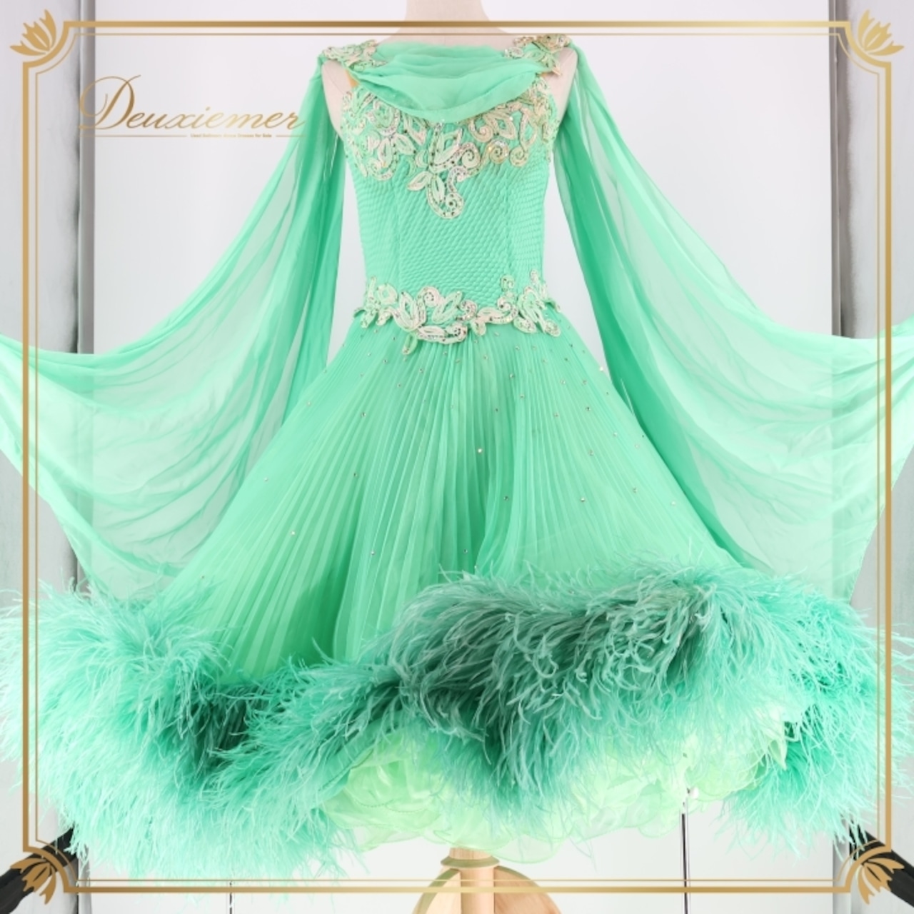 社交ダンス 衣装 スタンダードドレス ワンピース ドレス スタンダード ファー フリル エメラルドグリーン フロート レース ボリューム デモ 競技 ダンス パーティ lovely dancing 迫力 豪華 グリーン系 豪華なデザイン 大きなフロート ドレス ボリューム感 競技用衣装 パーティドレス フェミニン ステージ衣装 おしゃれ レディース ドレスアップ デモ用