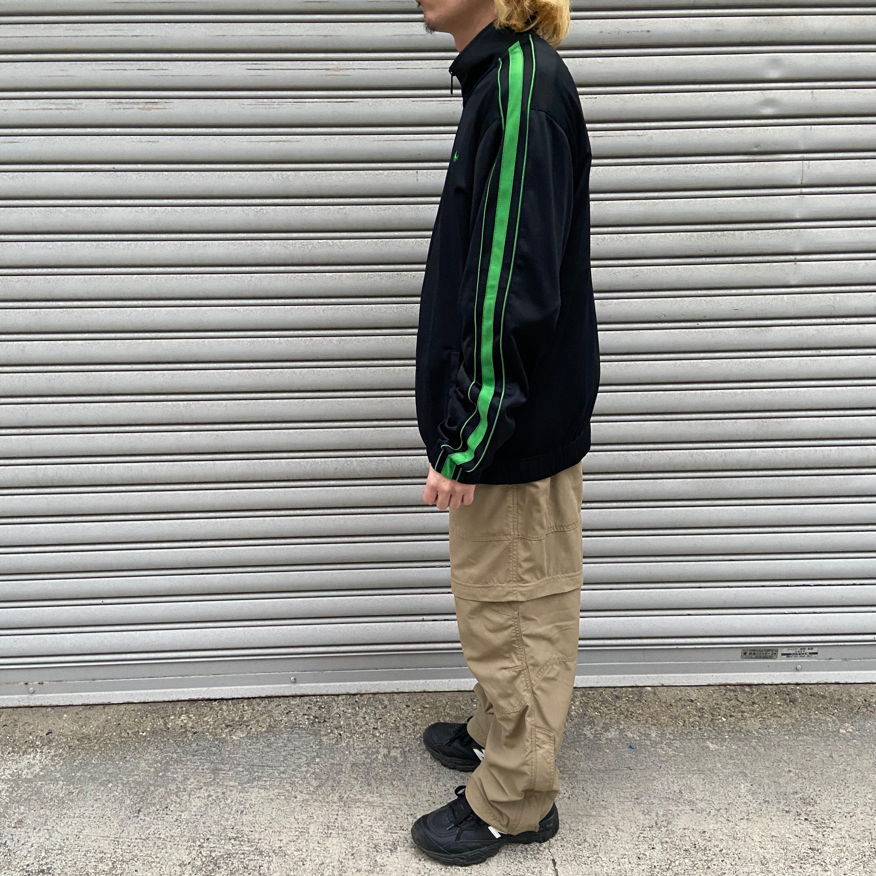 送料無料』NIKE トラックジャケット ワンポイント ブラックグリーン 