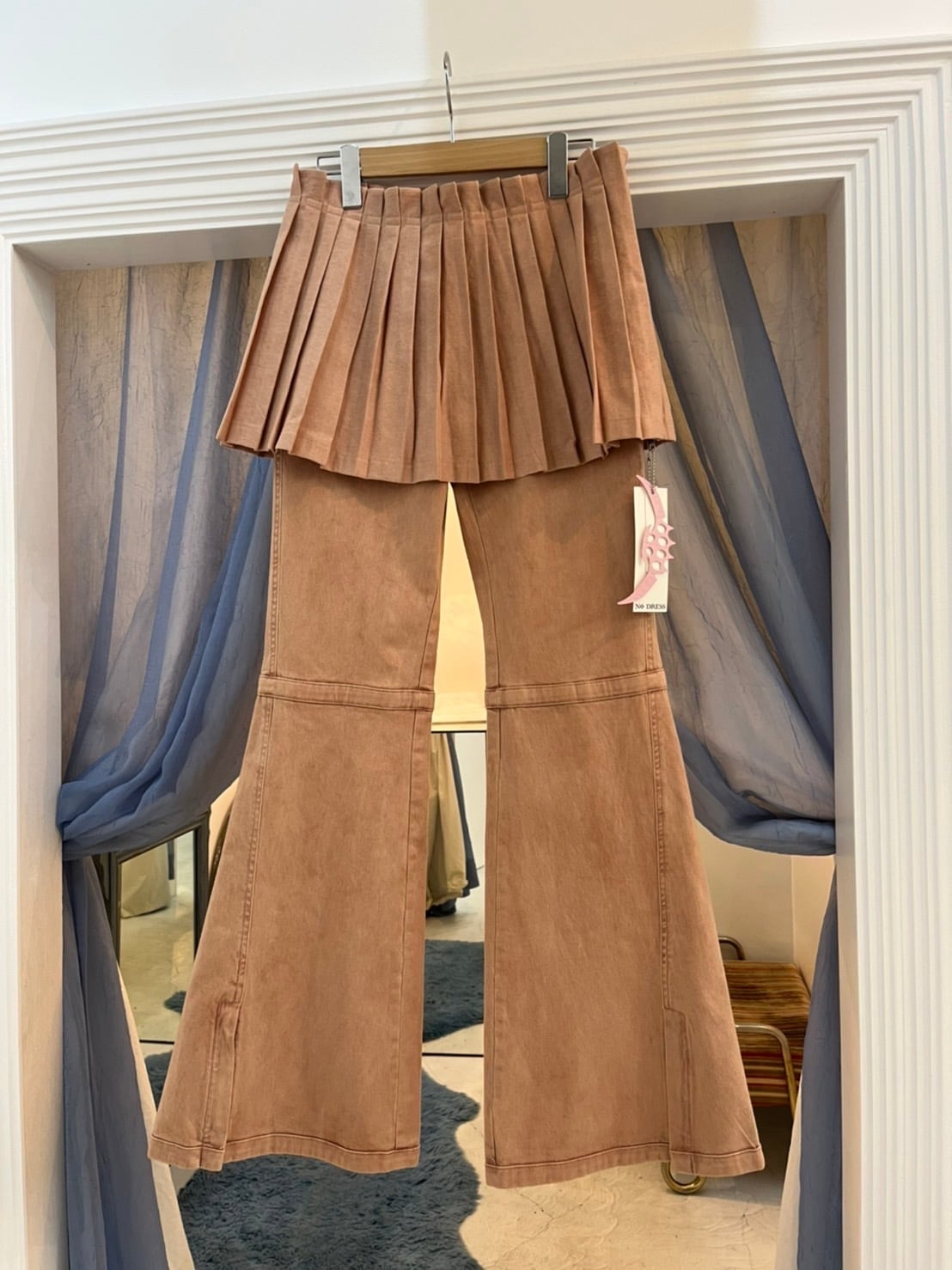 NODRESS pleated skirt & flared jeans