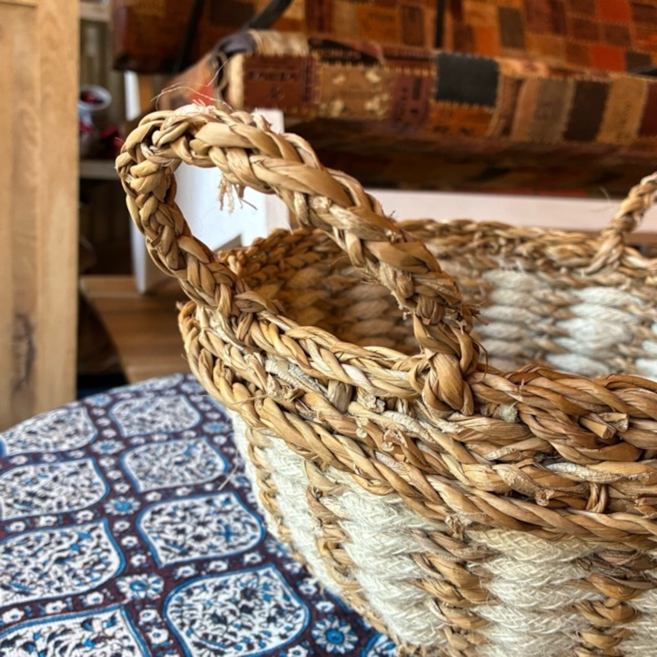 Bangladesh Sea glass  fruit basket 　バングラディッシュ　シーグラスフルーツバスケット　ラウンド　ホワイト　収納　カゴ　小物入れ