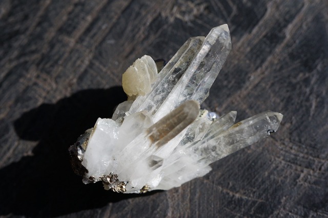 クォーツ/黄銅鉱/ガレナ Quartz/Chalcopyrite/Galena