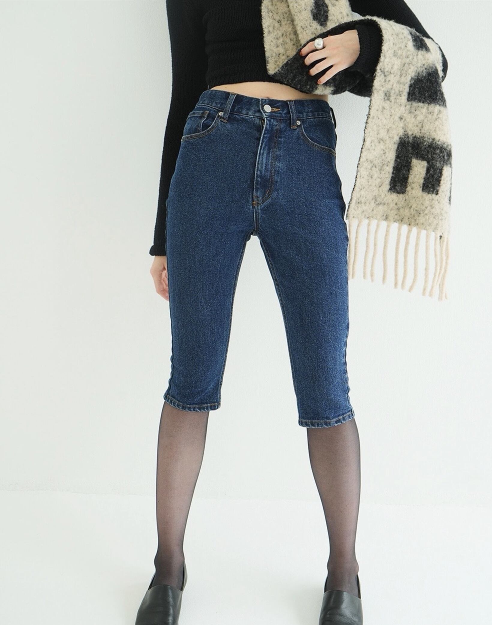 CLANE DENIM CAPRI PANTS | FLICKA ASHIYA