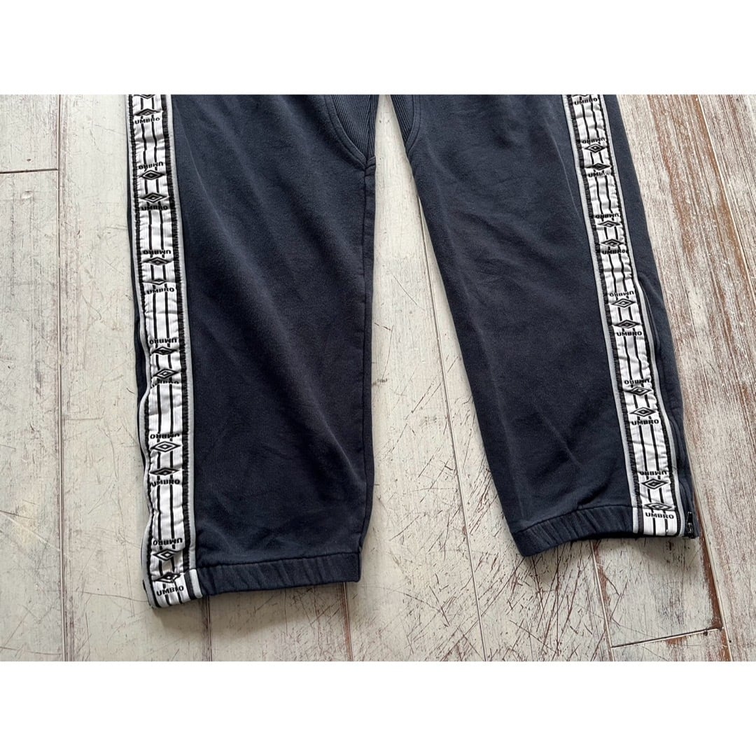 UMBRO- 90's Ajax away training sweat pants | ROOT online
