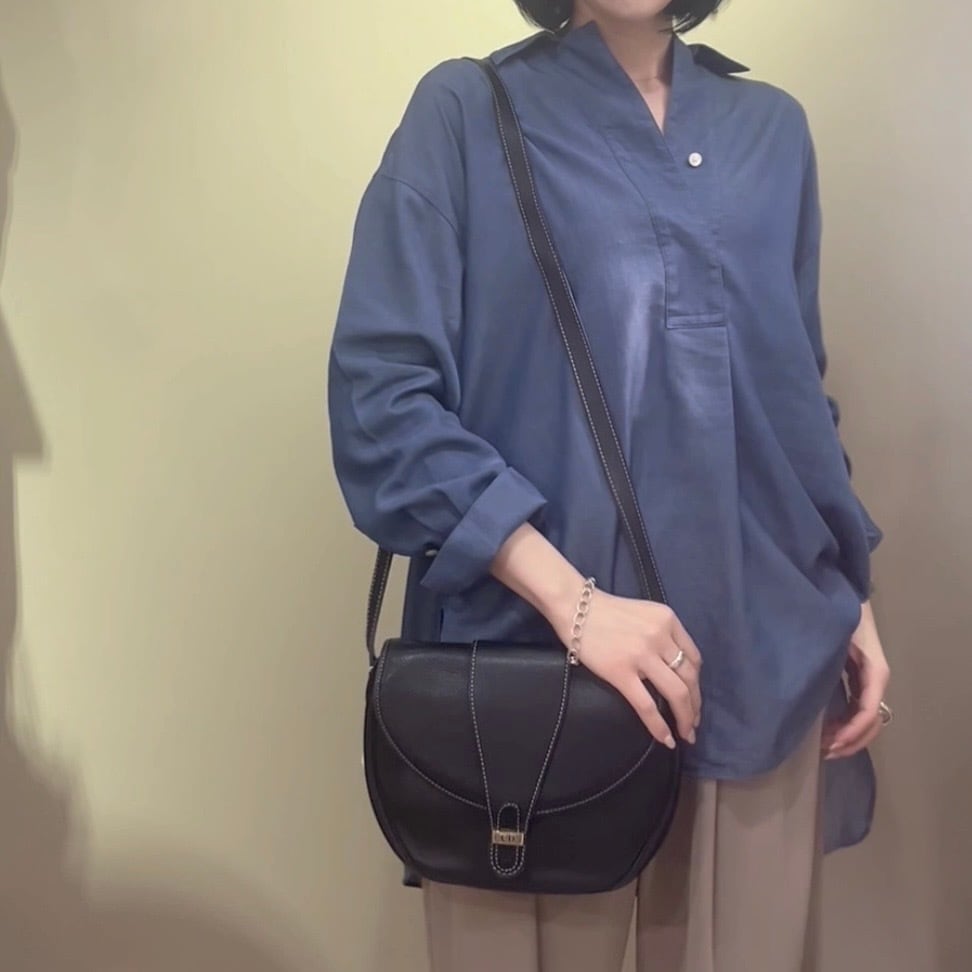 Christian Dior】2244 本革レザーショルダーバッグ ブラック