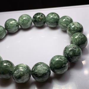 2.艶が綺麗✩セラフィナイトブレスレット