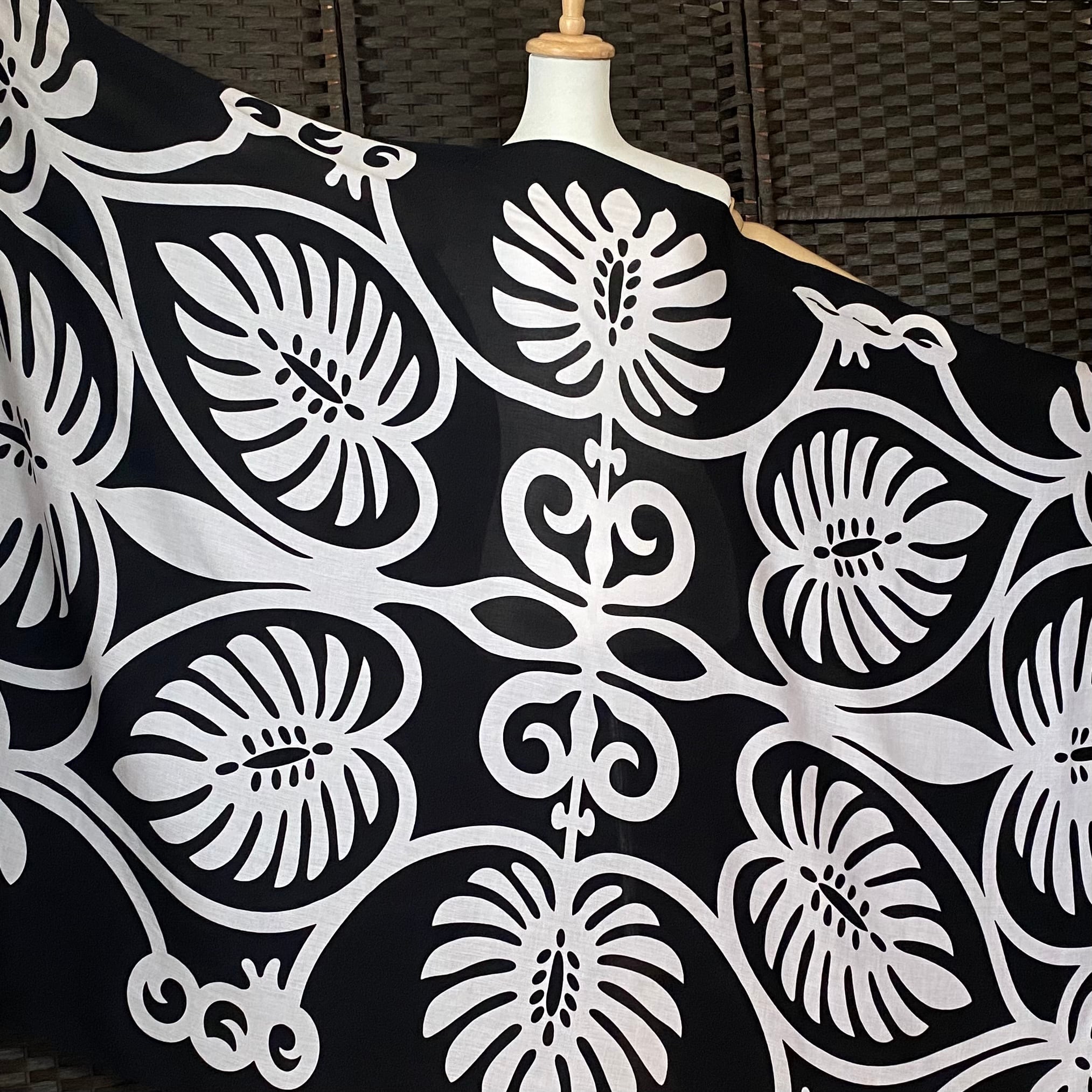 パレオ 【HAWAIIAN QUILT-BLACK-WHITE】ハワイ直輸入 パレオ 大判