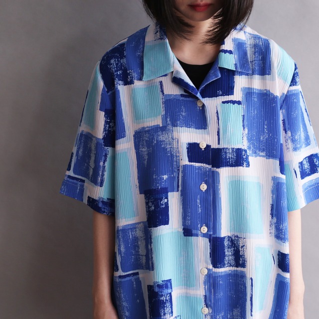 blue and blue art graphic wrinkle fabric h/s shirt