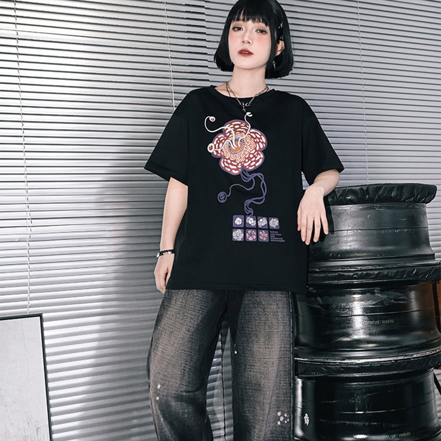 中華ゴシック 半袖Tシャツ 黒 花プリントビッグシルエット