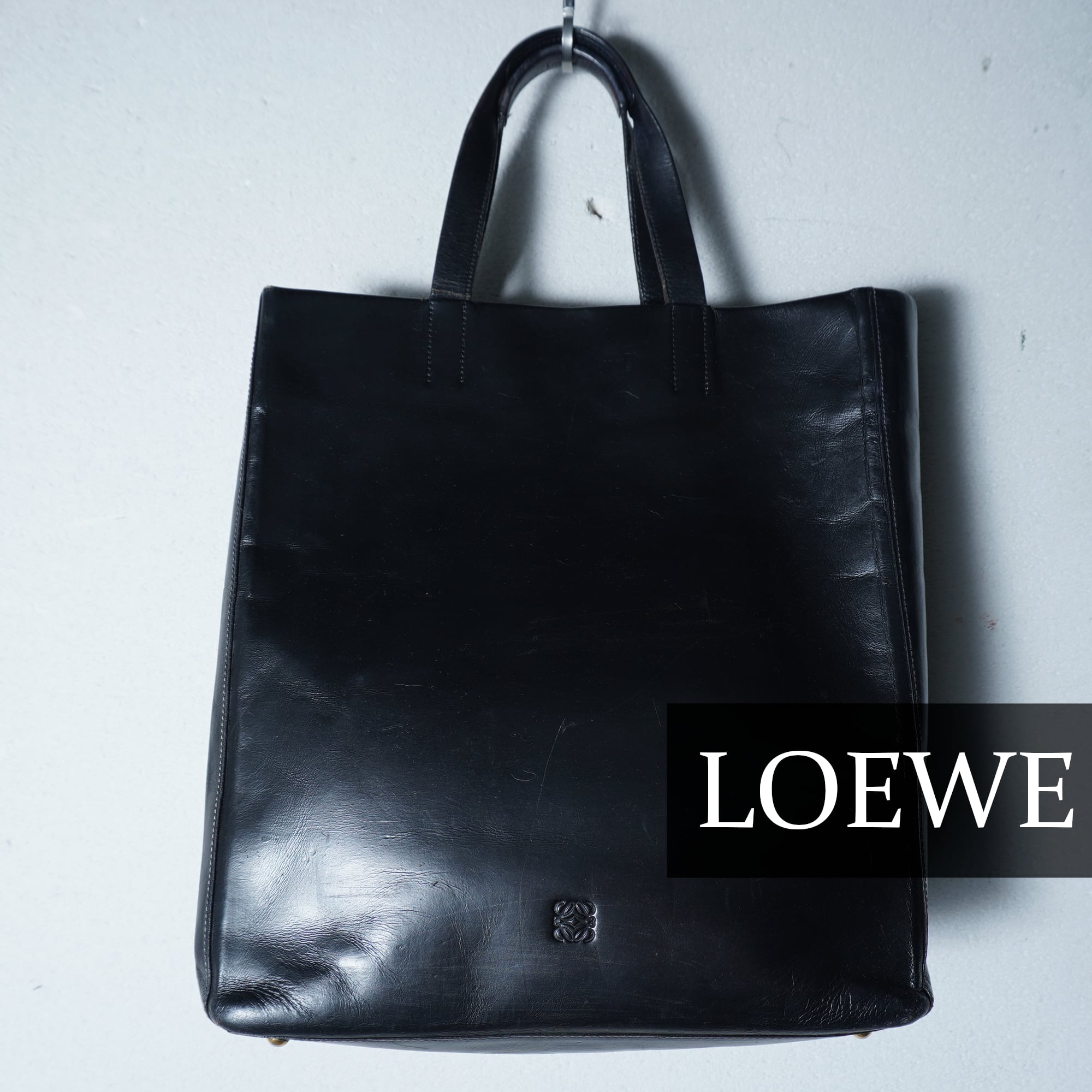 サマーセール‼️上品なシルエット‼️LOEWE アナグラム　ハンドバッグ　ブラック LOEWE ロエベ トートバッグ ハンド アナグラム 肩掛け ブラック 黒
