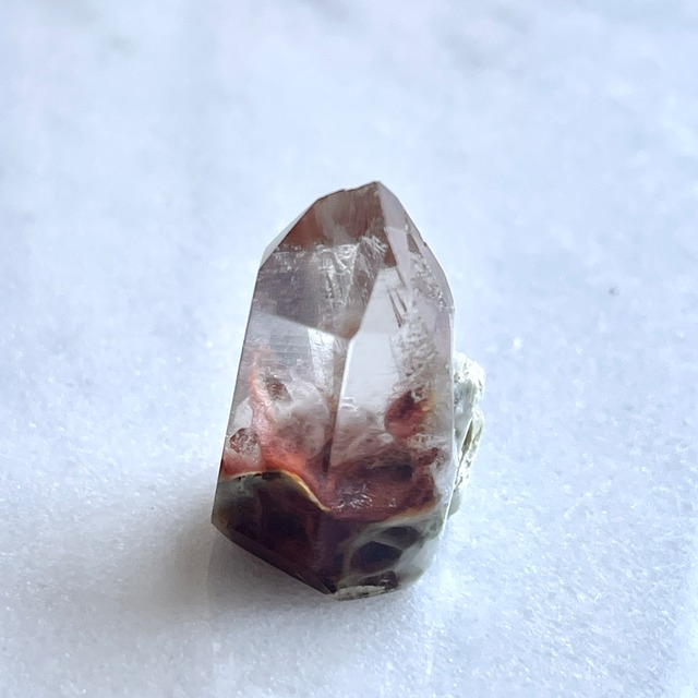 【訳アリ】【レア】【超美石】アンフィボールインクォーツ　原石　ポイント　5302