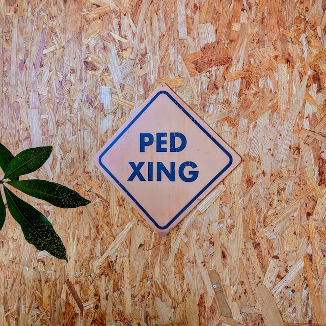 トラフィックサインボード 「PED XING」