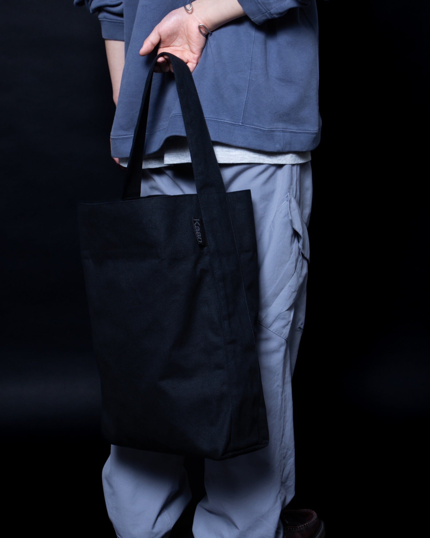Kaan “MEGA BUCKET TOTE” COLOR : NATURAL / BLACK | THREE / ISSUE
