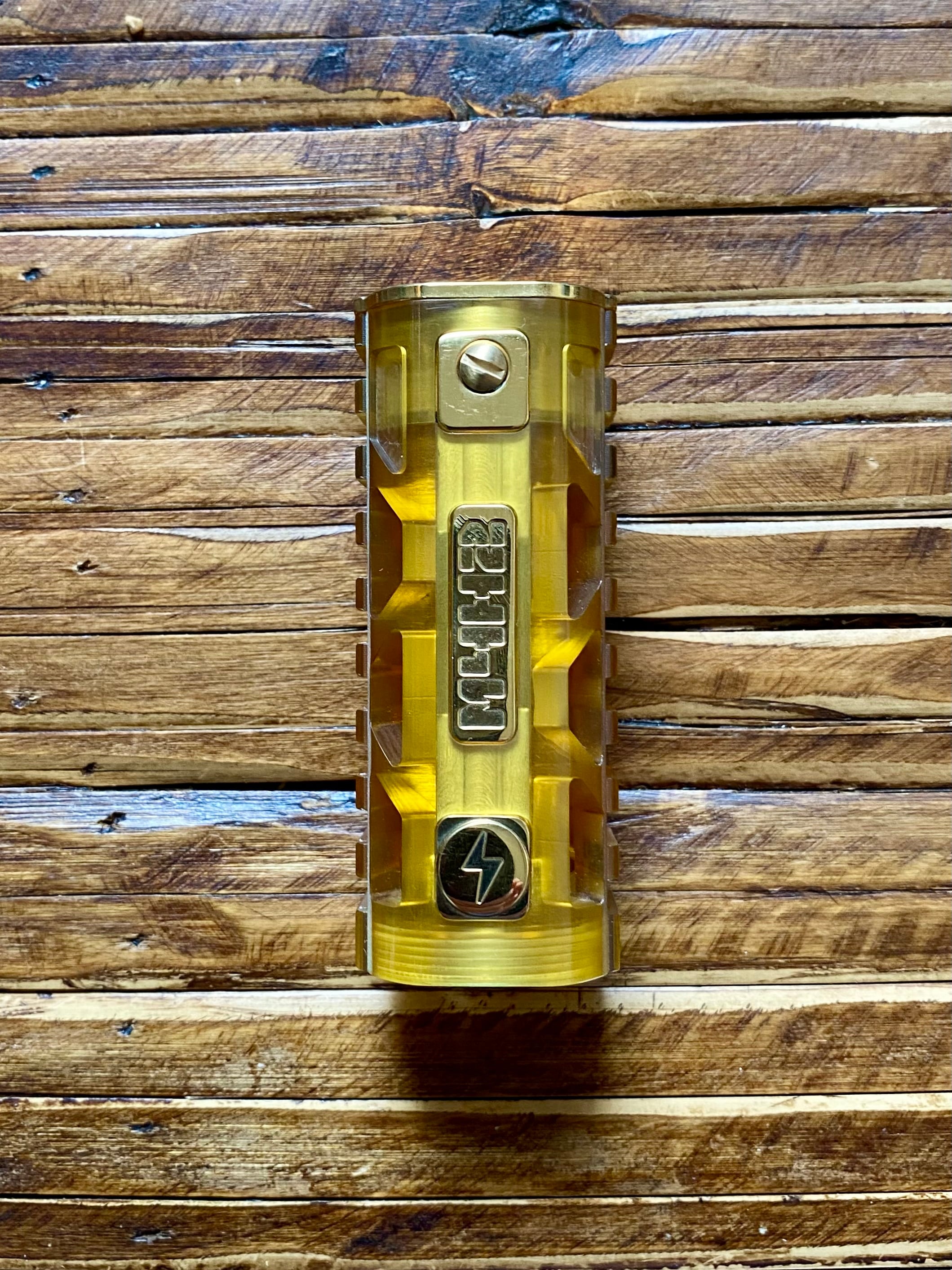 MCM MODS M4H2 MOD 21700 スタック フィリピン VAPE MCM MODS M4H2 MOD 21700 スタック フィリピン VAPE