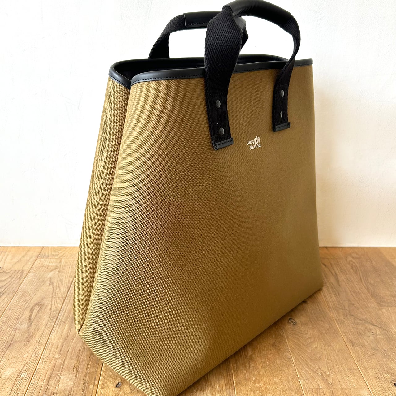 intoxic // Jazzy Sport 