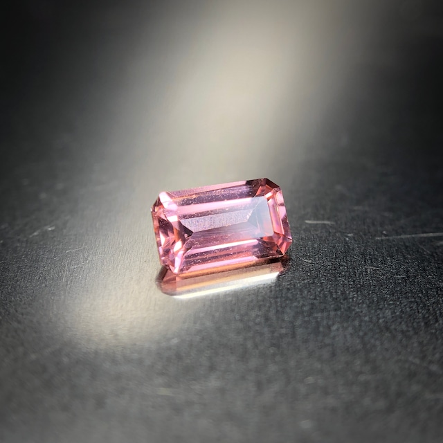 繊細にきらめく睡蓮色 0.36ct 天然 パパラチアサファイア DGLソーティング付属