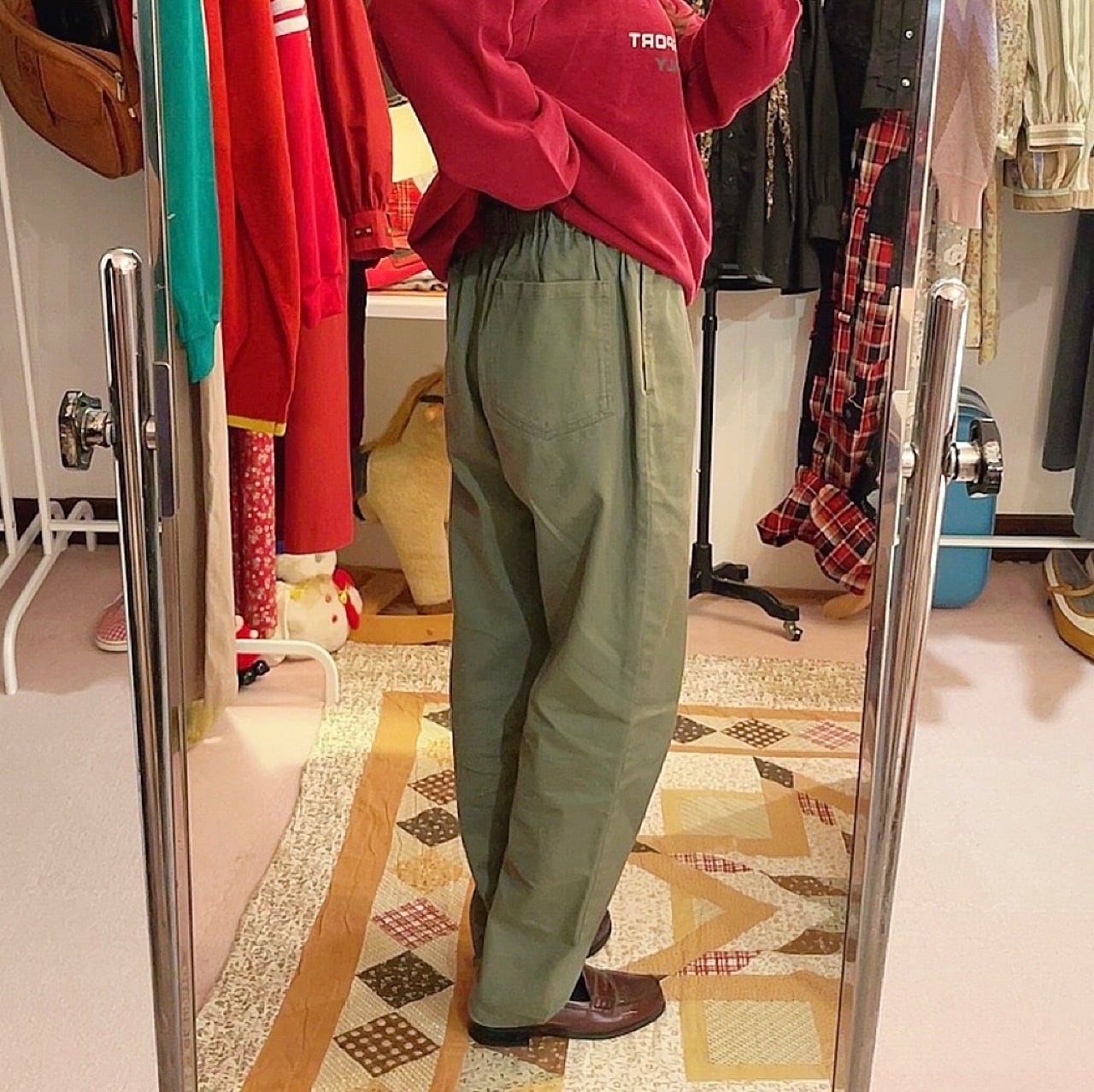 khaki string tapered pants