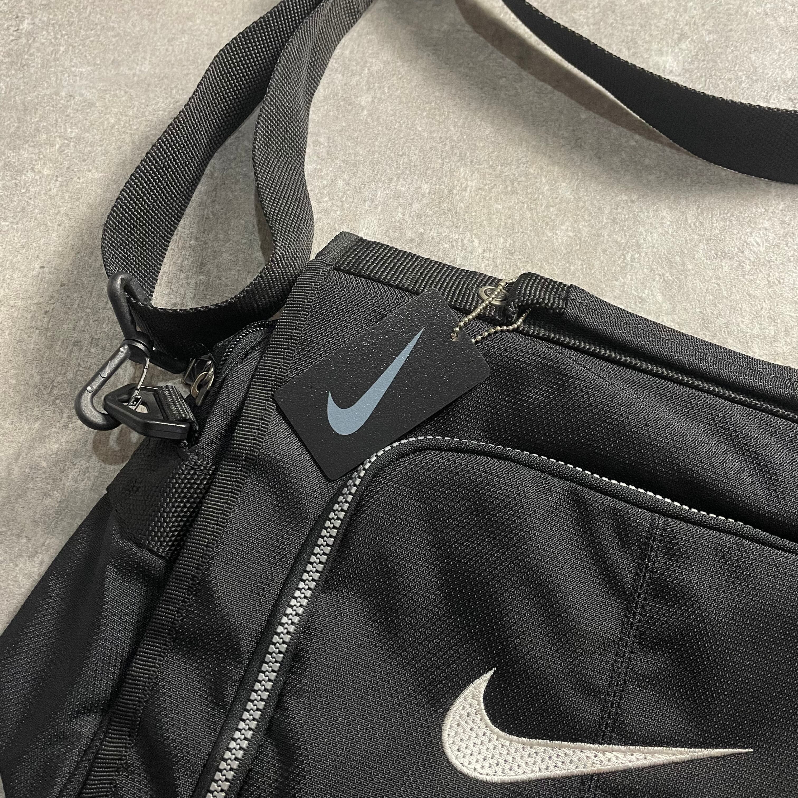 90s NIKE ワンショルダーバックy2k テック メッセンジャーバック 90s