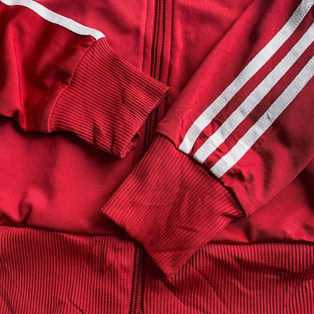 adidas アディダス ワンポイントロゴ刺繍 サイドライン トラック 