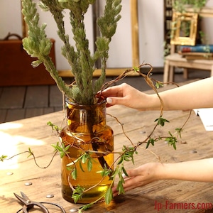 recycling glass flower vase amber　ﾘｻｲｸﾙｶﾞﾗｽﾌﾗﾜｰﾍﾞｰｽ  ｱﾝﾊﾞｰ