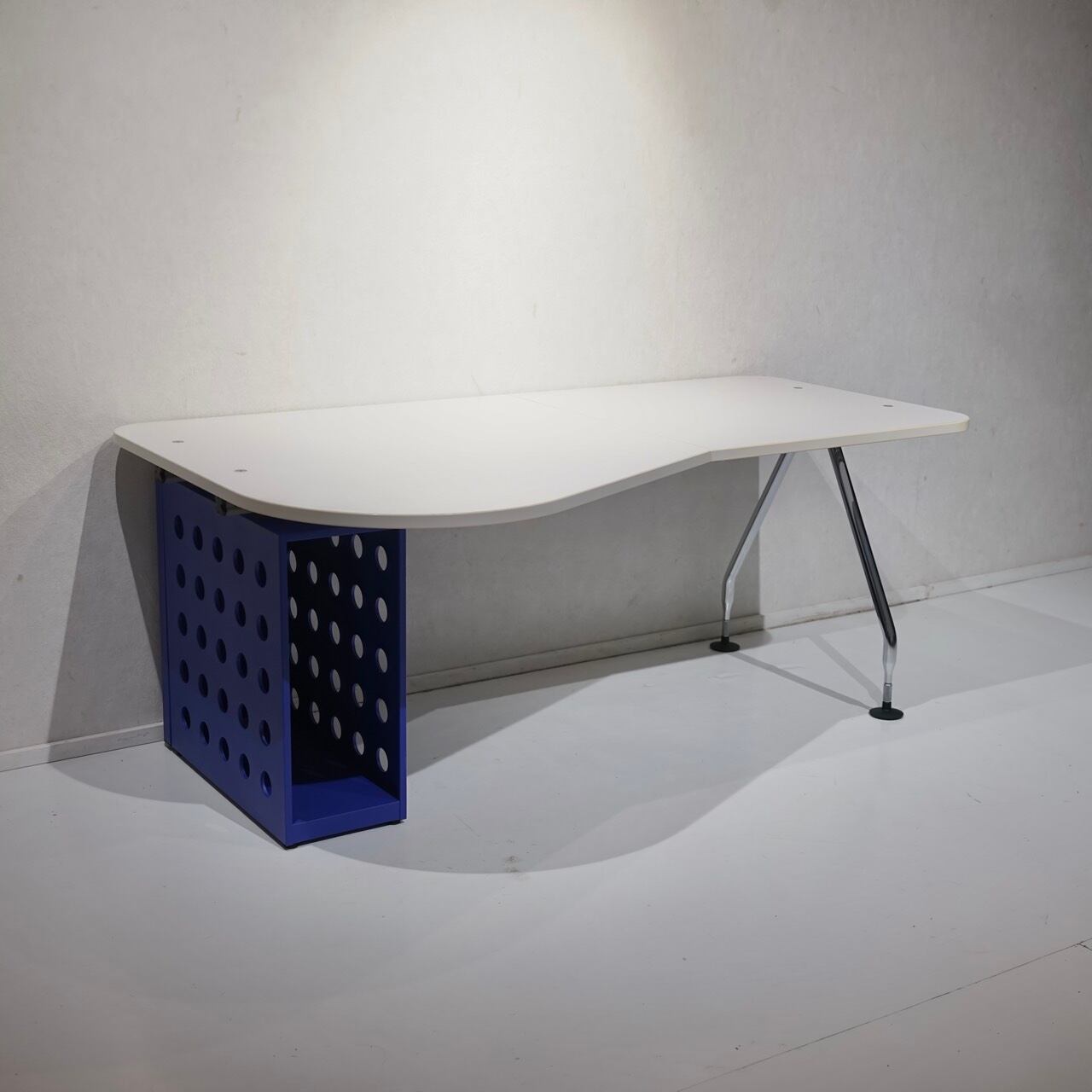 Vitra ヴィトラ Ad Hoc アドホック ワークデスク キャビネット付き