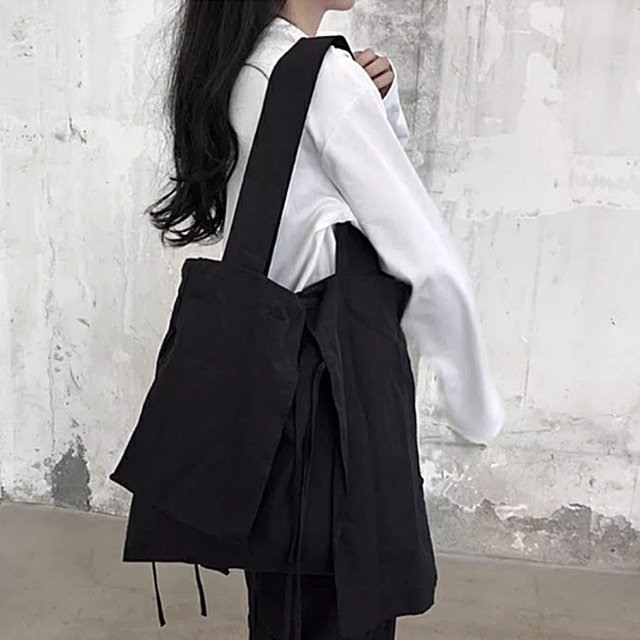 Asymmetrical tote bag C0019