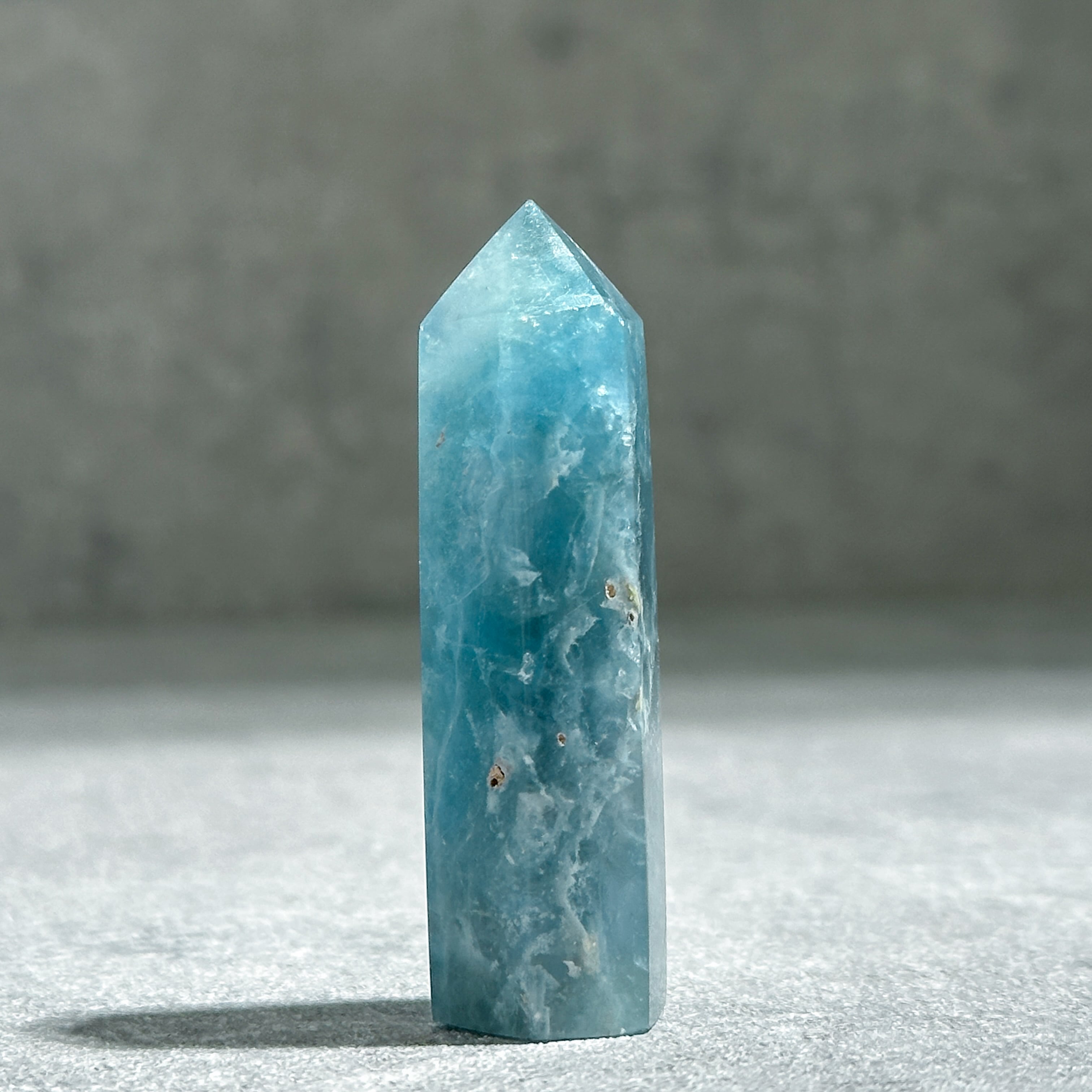 ブルー、グリーンフローライト タワー型33◇ Rainbow Fluorite